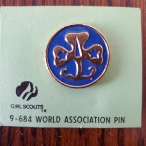 💚4/$20 Vintage Girl Scouts World Association Pin Blue & Gold 9-684Or9-685